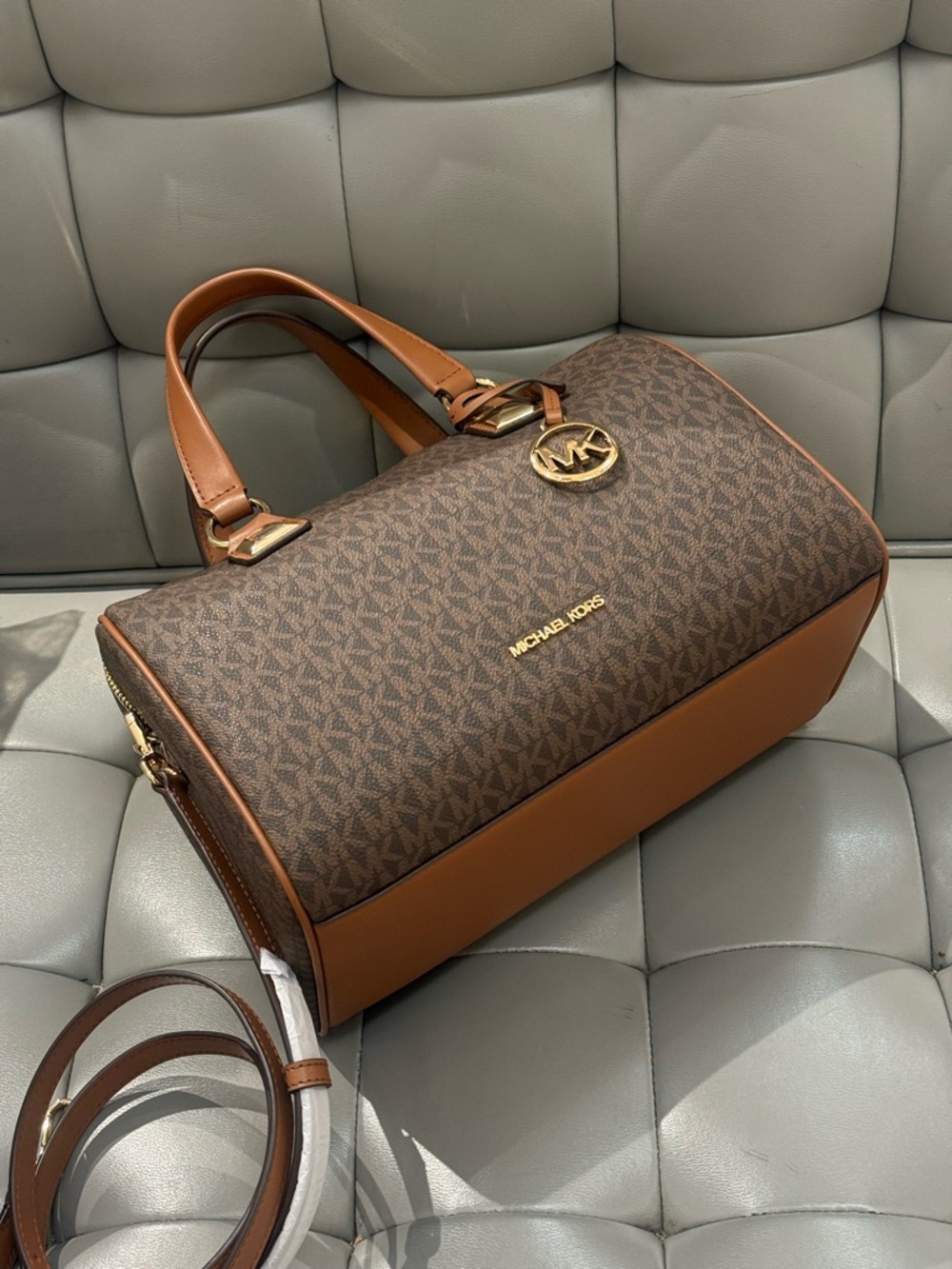 MICHAEL KORS Grayson Medium Signature Logo Duffel Bag brown - Picture 6 of 9
